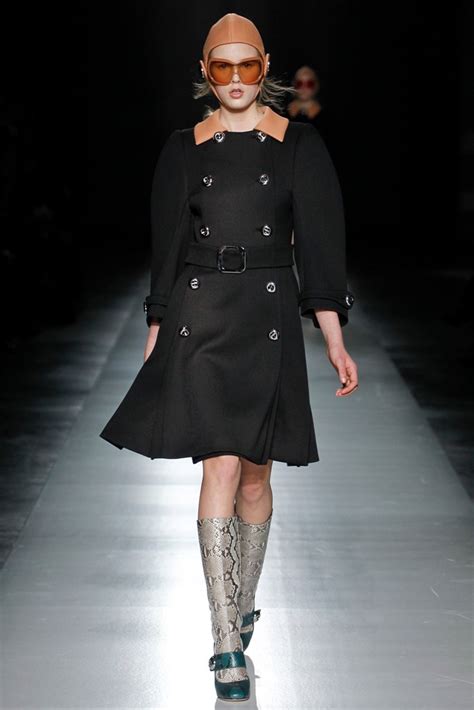 prada fall 2011 runway